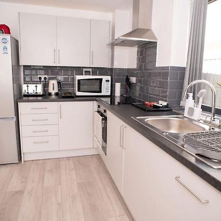 Maisy Lodge - Two Bed Lux Flat - Parking, Netflix, Wifi - Close To Blenheim Palace & Oxford - F2 Kidlington Luaran gambar