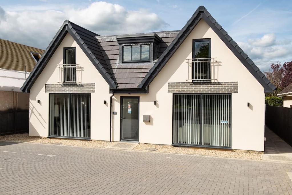 Maisy Lodge - Two Bed Lux Flat - Parking, Netflix, Wifi - Close To Blenheim Palace & Oxford - F2 Kidlington Luaran gambar