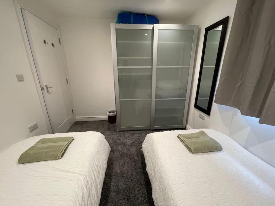 Maisy Lodge - Two Bed Lux Flat - Parking, Netflix, Wifi - Close To Blenheim Palace & Oxford - F2 Kidlington Luaran gambar