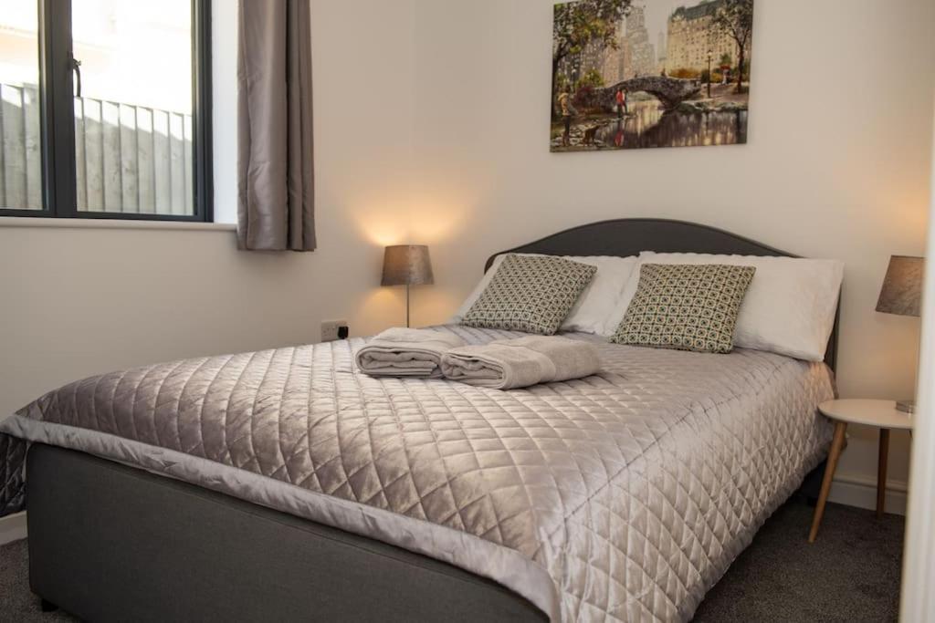 Maisy Lodge - Two Bed Lux Flat - Parking, Netflix, Wifi - Close To Blenheim Palace & Oxford - F2 Kidlington Luaran gambar