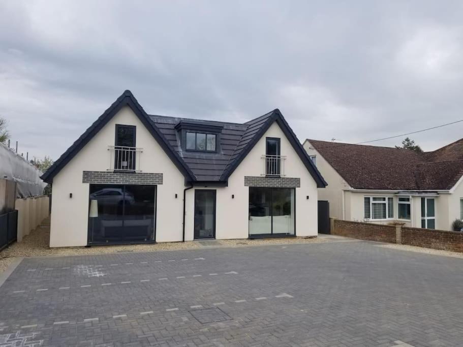 Maisy Lodge - Two Bed Lux Flat - Parking, Netflix, Wifi - Close To Blenheim Palace & Oxford - F2 Kidlington Luaran gambar